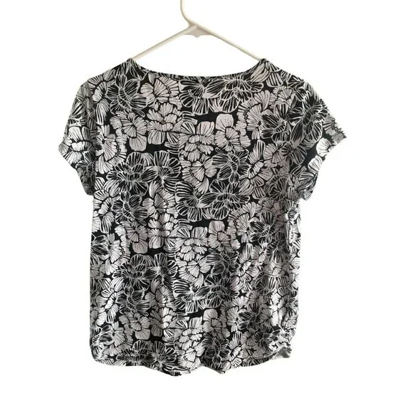 White Stag T-Shirt Beaded Black White Floral Top Medium 8 10 Casual Summer Shirt - Picture 7 of 8